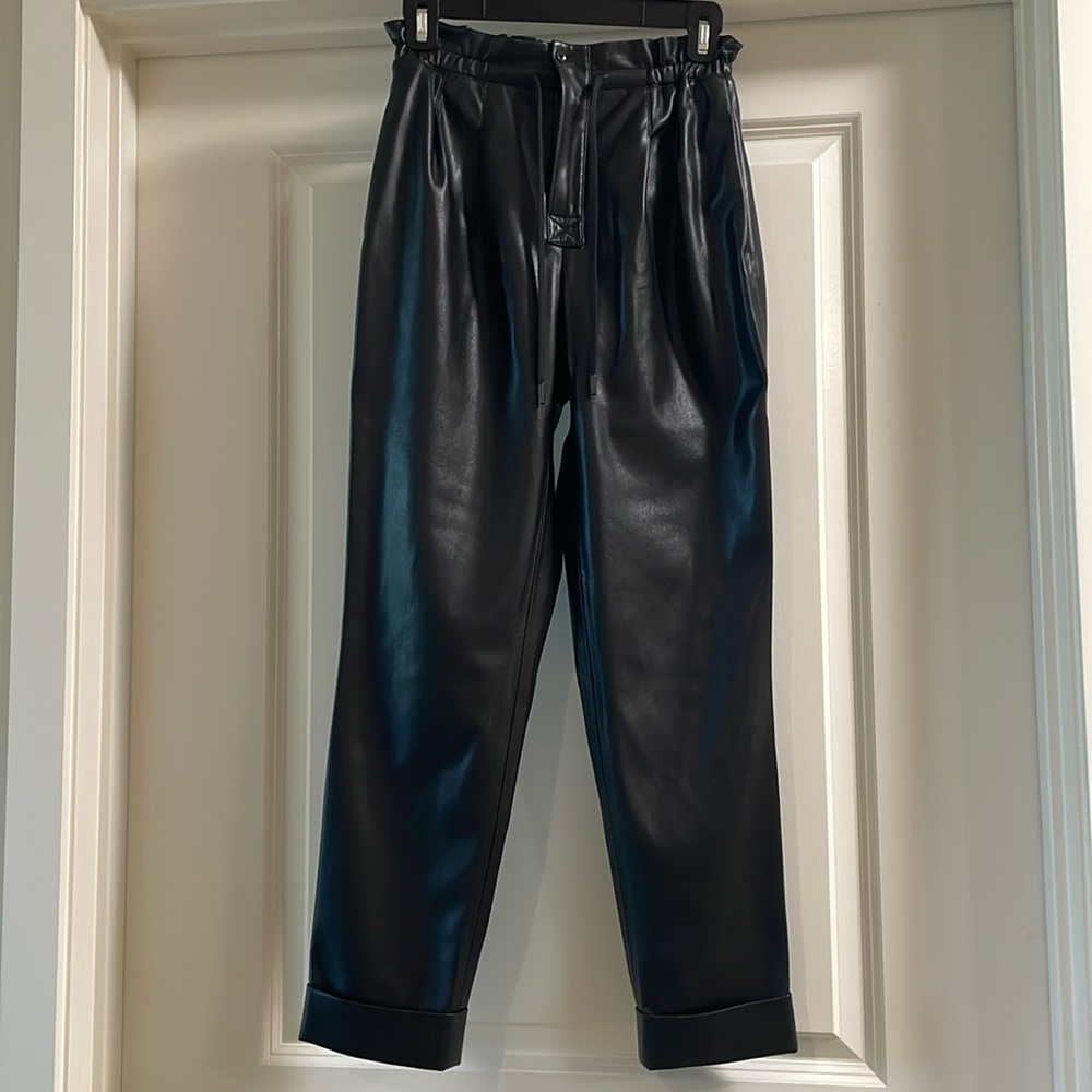 Alice Olivia Vegan leather pants in XS